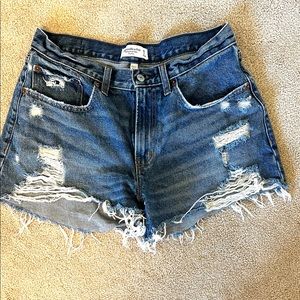 Abercrombie The Boyfriend Short Mid Rise Curve Love